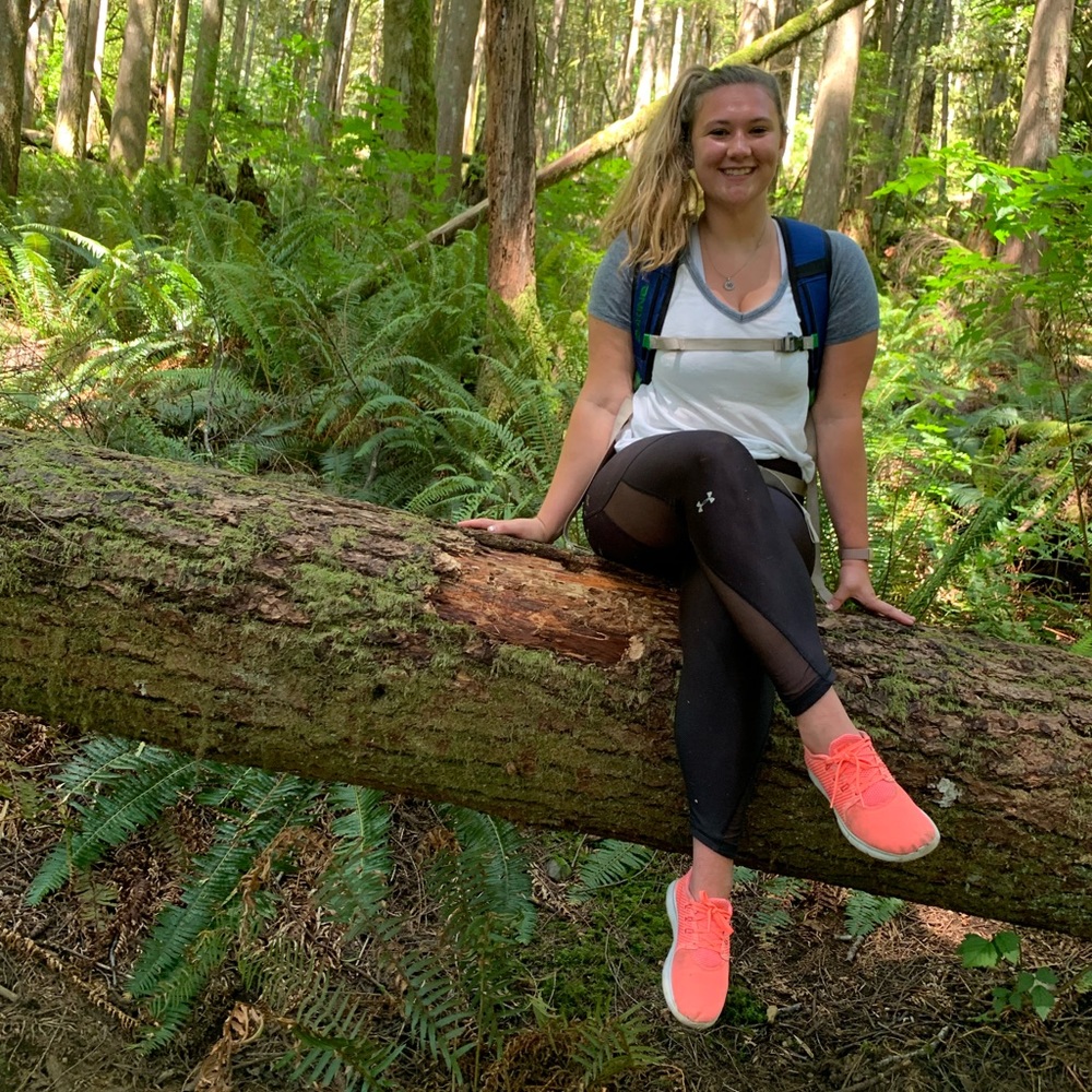 Meet your Posher, Hailey